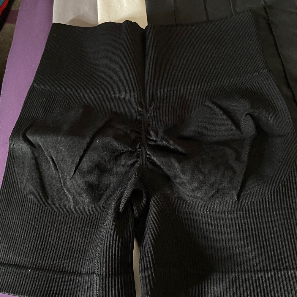 Black Ribbed High-Waisted Shorts - Picture 3 of 3